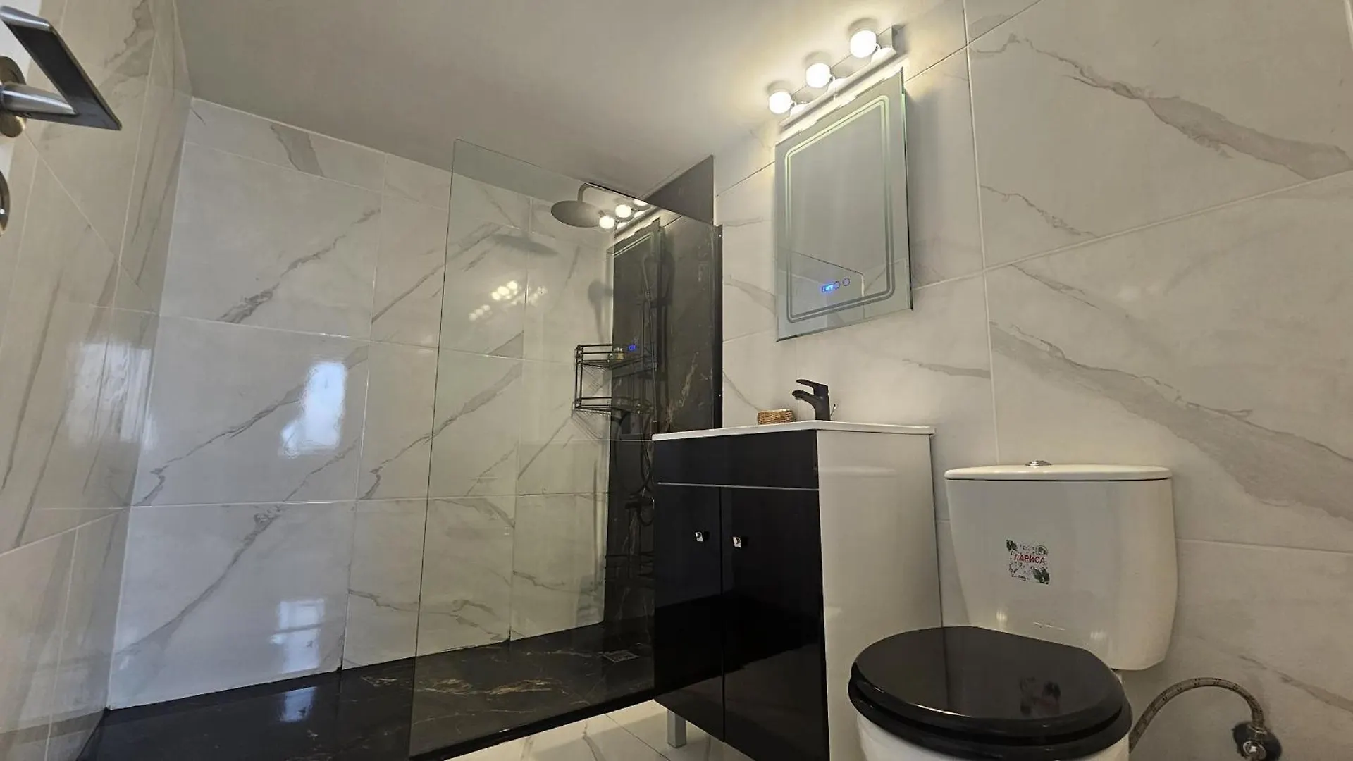 Stay Van Gogh Apartment Larnaca