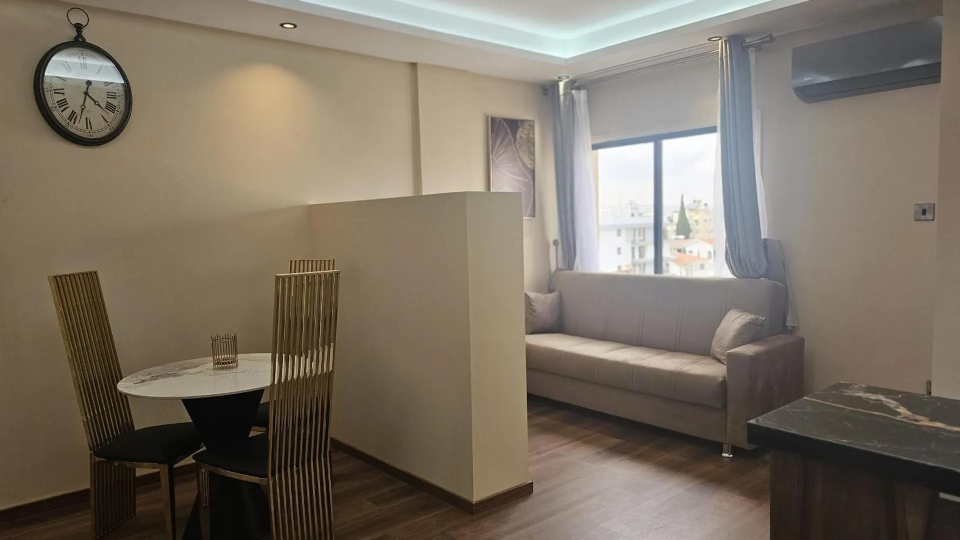 Stay Van Gogh Apartment Larnaca Cipru